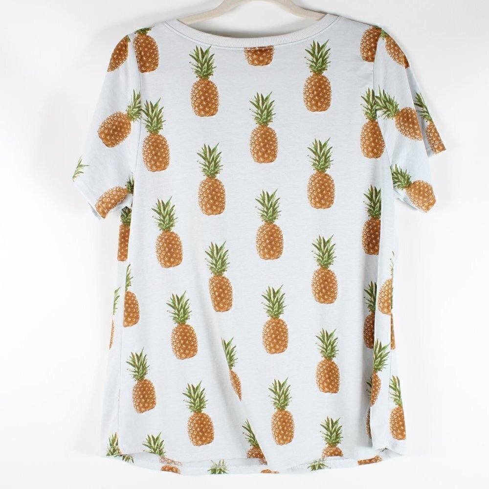 LuLaRoe Pineapple Tee Size Large Tropical Graphic Shirt Summer Cruise Vacation - Picture 3 of 7